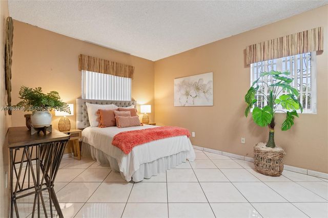 7600 W 12th Ave, Hialeah, FL 33014