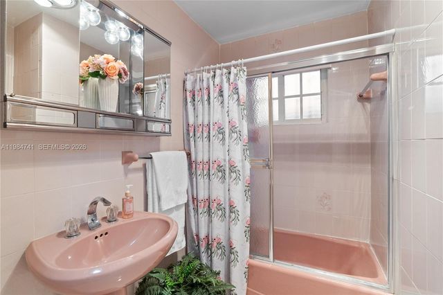 7600 W 12th Ave, Hialeah, FL 33014