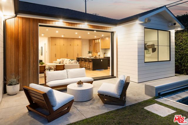 3606 Ocean View Avenue, Los Angeles, CA 90066