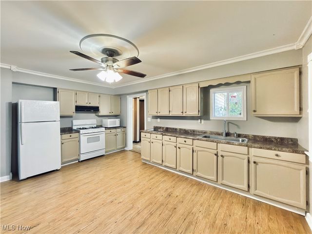 432 Taylor Avenue, Girard, OH 44420