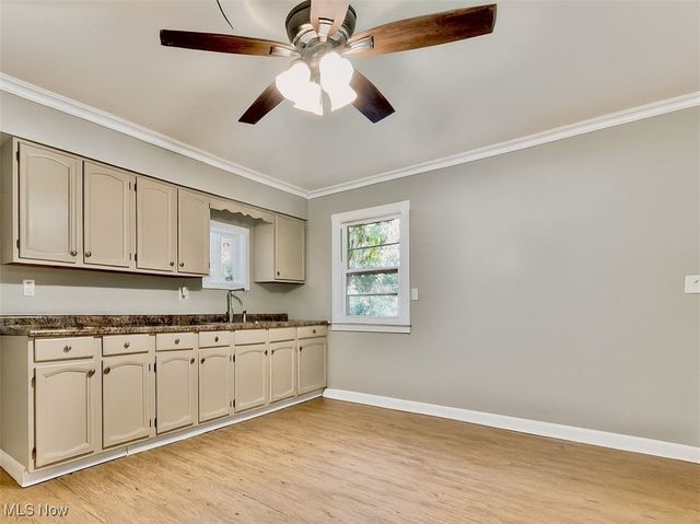 432 Taylor Avenue, Girard, OH 44420