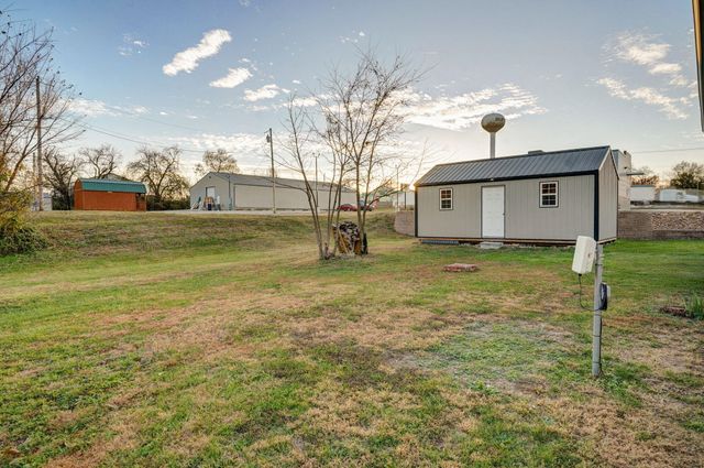 1104 W Main Street, Buffalo, MO 65622