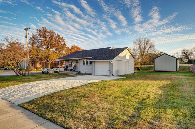 1104 W Main Street, Buffalo, MO 65622