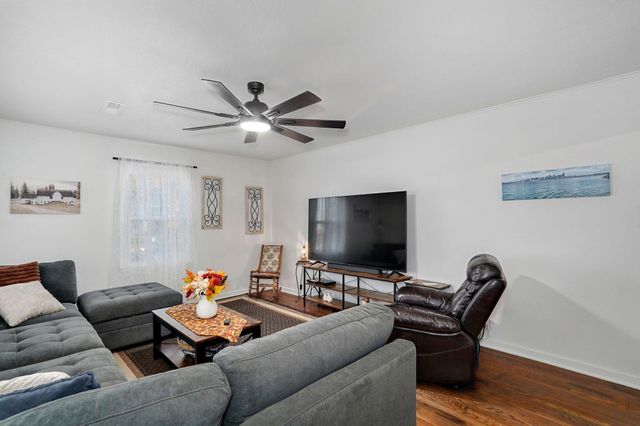 1104 W Main Street, Buffalo, MO 65622