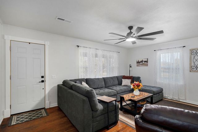 1104 W Main Street, Buffalo, MO 65622