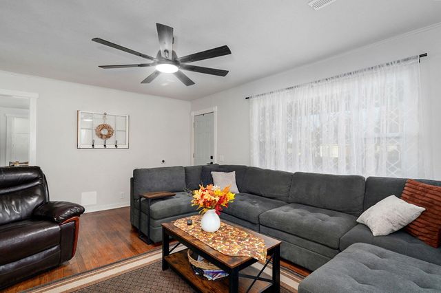 1104 W Main Street, Buffalo, MO 65622