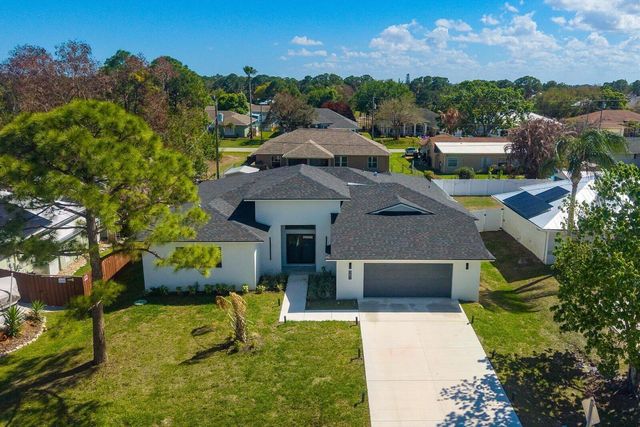 5691 NW North Macedo Boulevard, Port St. Lucie, FL 34983