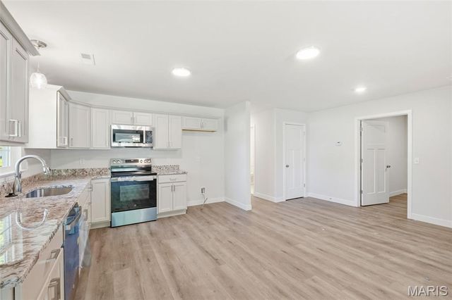 256 Walnut Street, Hawk Point, MO 63349