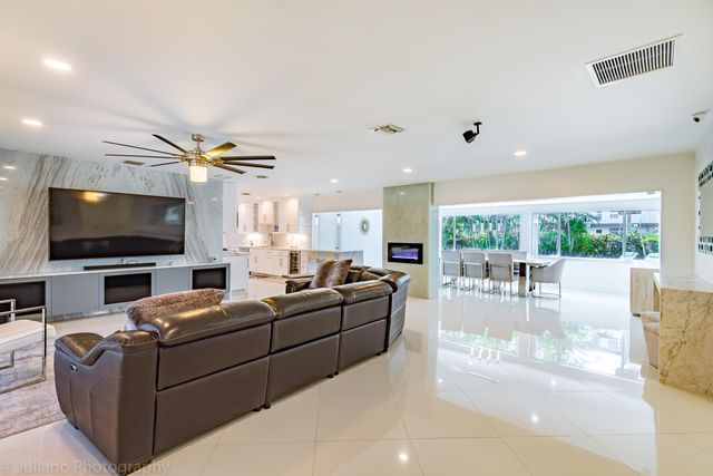 1510 SE 14th Court, Deerfield Beach, FL 33441