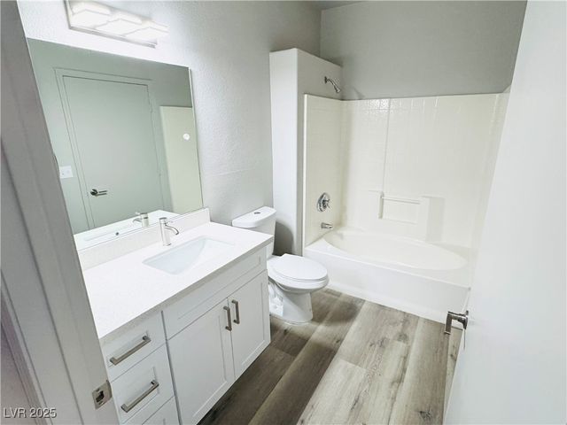 8250 North Grand Canyon Drive 1140, Las Vegas, NV 89166