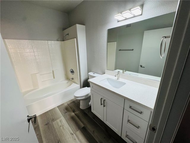 8250 North Grand Canyon Drive 1140, Las Vegas, NV 89166