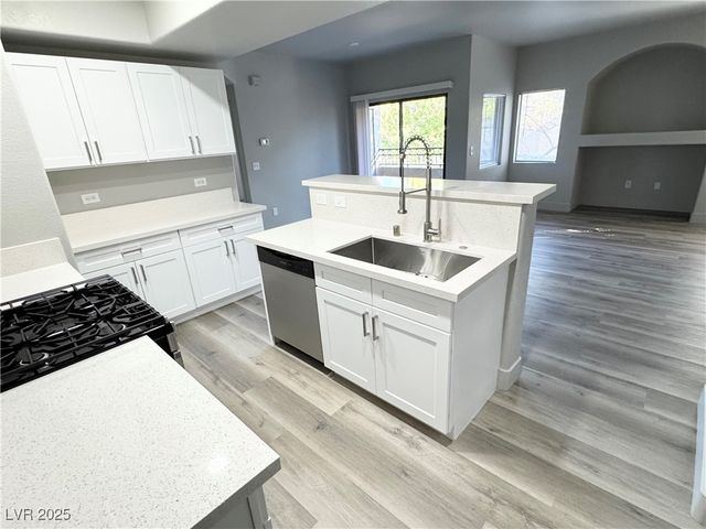 8250 North Grand Canyon Drive 1140, Las Vegas, NV 89166