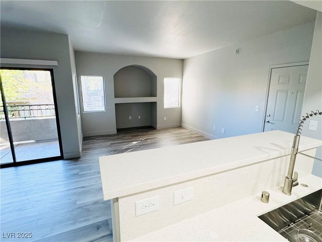 8250 North Grand Canyon Drive 1140, Las Vegas, NV 89166