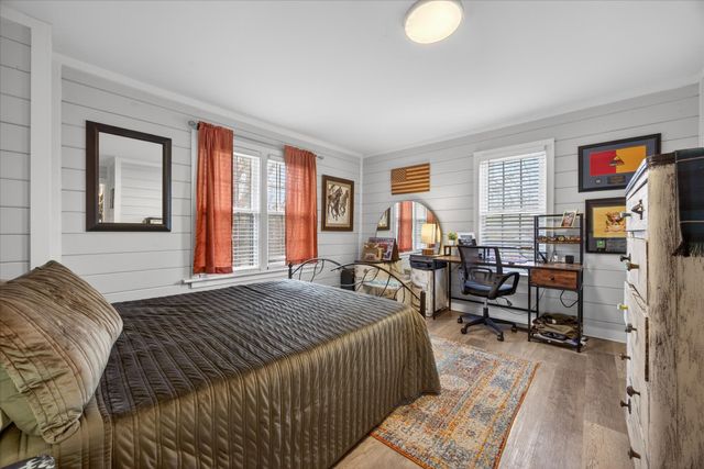 3212 Marthas Chapel Rd, Cunningham, TN 37052