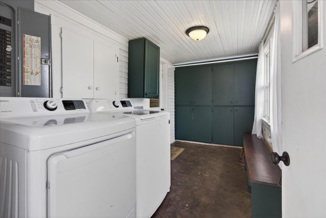 3212 Marthas Chapel Rd, Cunningham, TN 37052