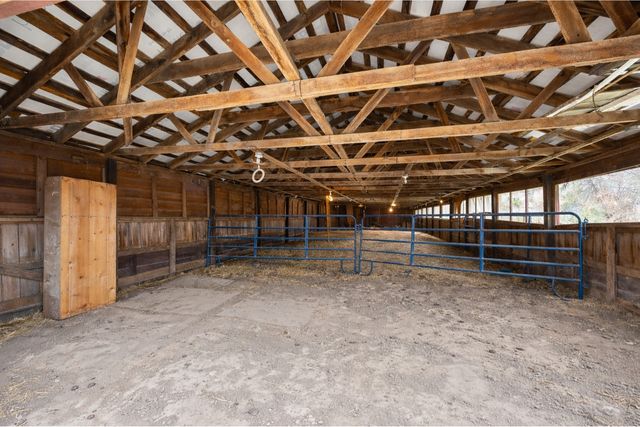 3212 Marthas Chapel Rd, Cunningham, TN 37052