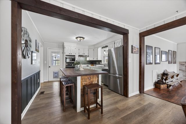 3212 Marthas Chapel Rd, Cunningham, TN 37052