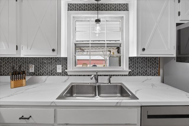 3212 Marthas Chapel Rd, Cunningham, TN 37052