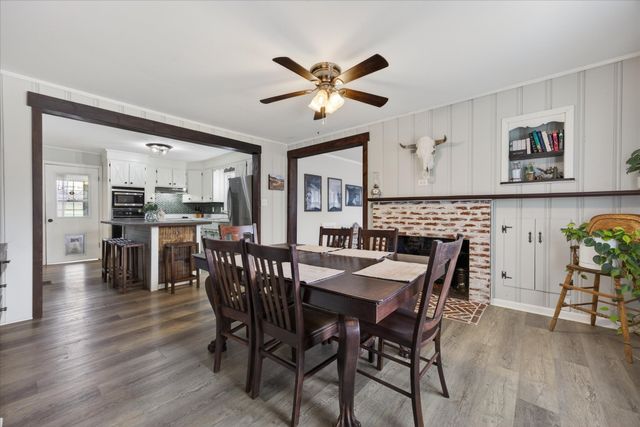 3212 Marthas Chapel Rd, Cunningham, TN 37052