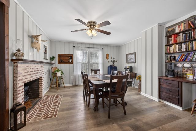 3212 Marthas Chapel Rd, Cunningham, TN 37052