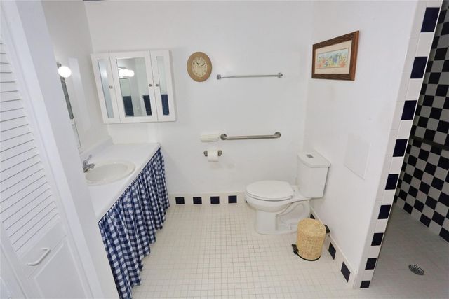 10127 41st Terrace 211, Boynton Beach, FL 33436