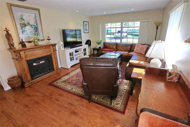 10127 41st Terrace 211, Boynton Beach, FL 33436