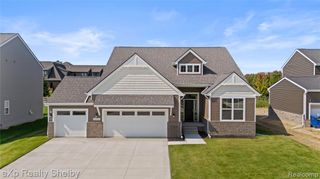 52169 Wellington Valley Drive, Macomb, MI 48042