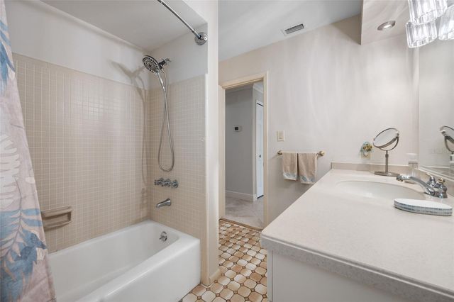 5473 97TH WAY N, St Petersburg, FL 33708