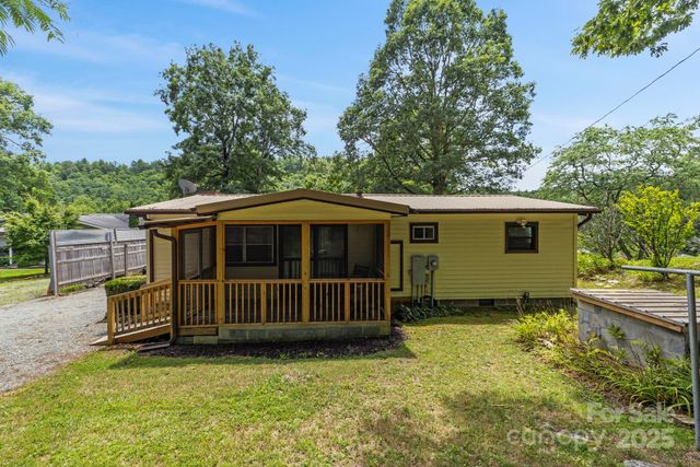 105 Corn Drive, Cedar Mountain, NC 28718