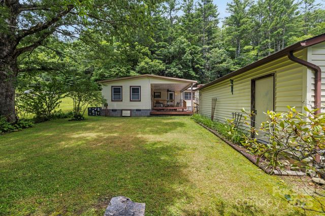 105 Corn Drive, Cedar Mountain, NC 28718