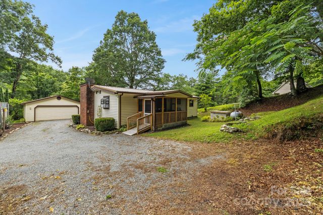 105 Corn Drive, Cedar Mountain, NC 28718