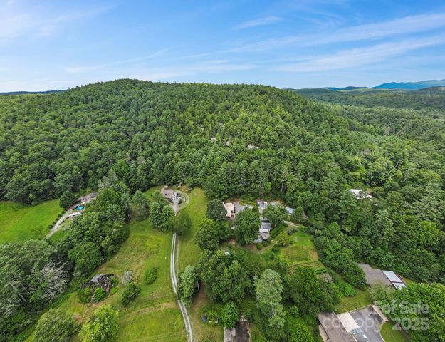105 Corn Drive, Cedar Mountain, NC 28718