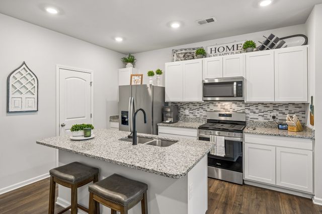 1033 Woodbridge Blvd, Lebanon, TN 37090