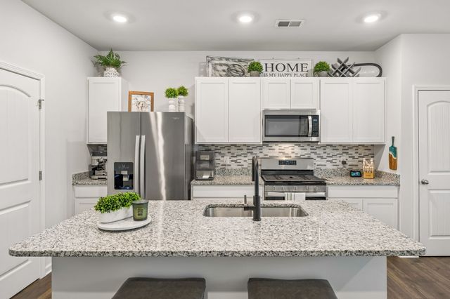 1033 Woodbridge Blvd, Lebanon, TN 37090