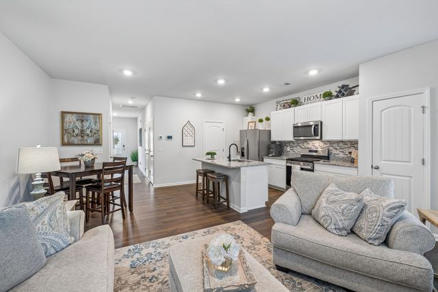 1033 Woodbridge Blvd, Lebanon, TN 37090