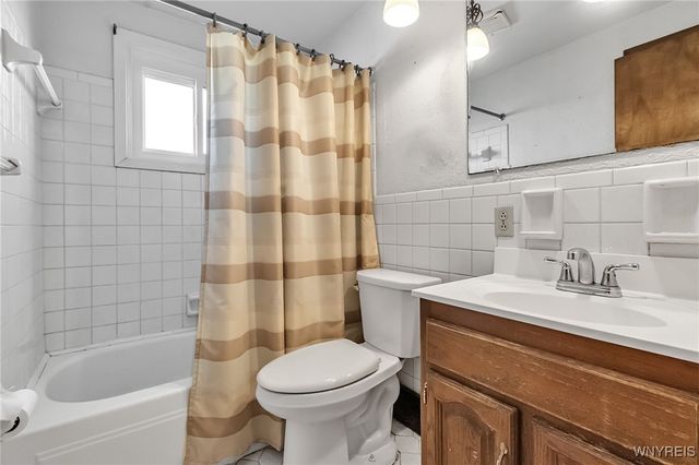 176 Barnabas Drive, Cheektowaga, NY 14043