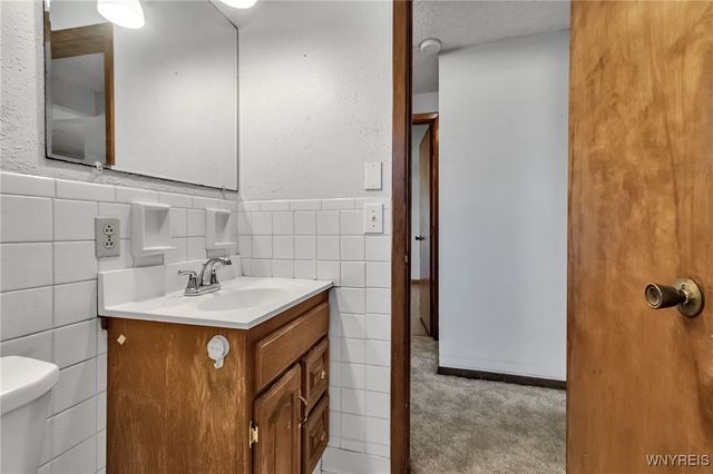 176 Barnabas Drive, Cheektowaga, NY 14043