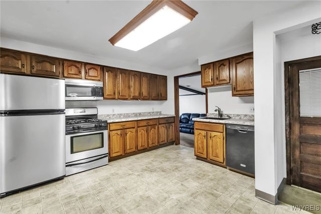 176 Barnabas Drive, Cheektowaga, NY 14043