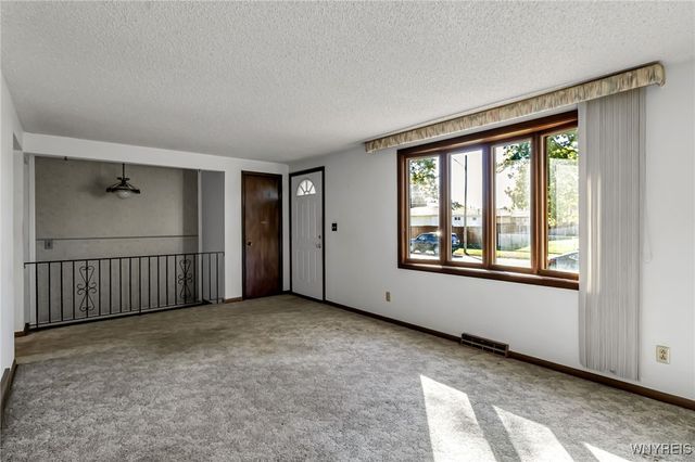 176 Barnabas Drive, Cheektowaga, NY 14043