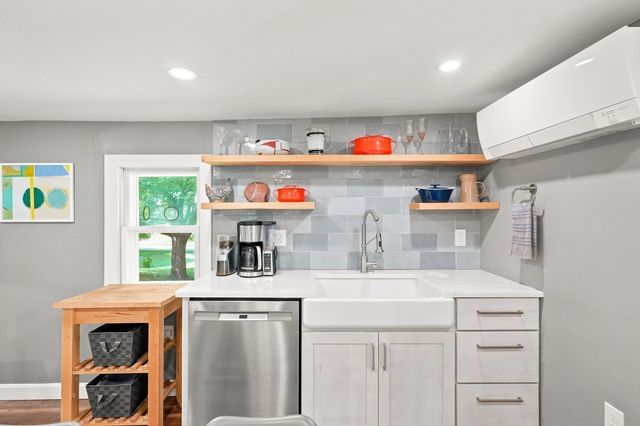 17 Spring Hill Rd, Newbury, MA 01922