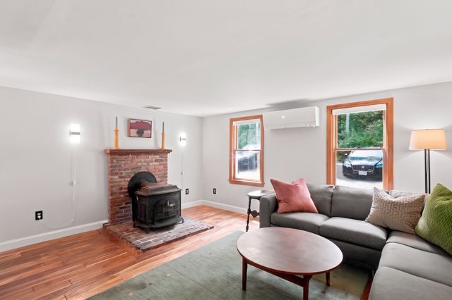 17 Spring Hill Rd, Newbury, MA 01922