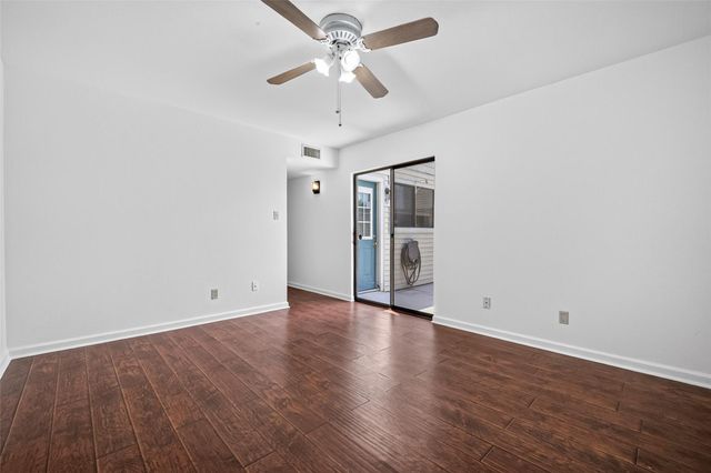 6401 Deihl Road 902, Houston, TX 77092
