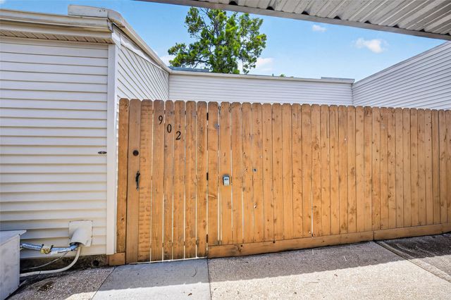6401 Deihl Road 902, Houston, TX 77092