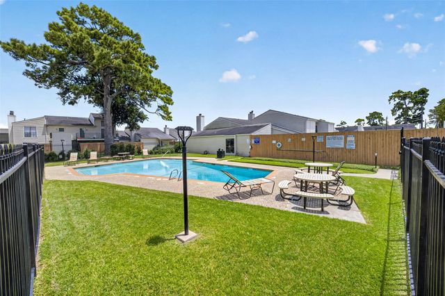 6401 Deihl Road 902, Houston, TX 77092