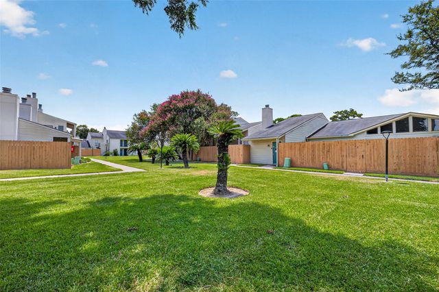 6401 Deihl Road 902, Houston, TX 77092