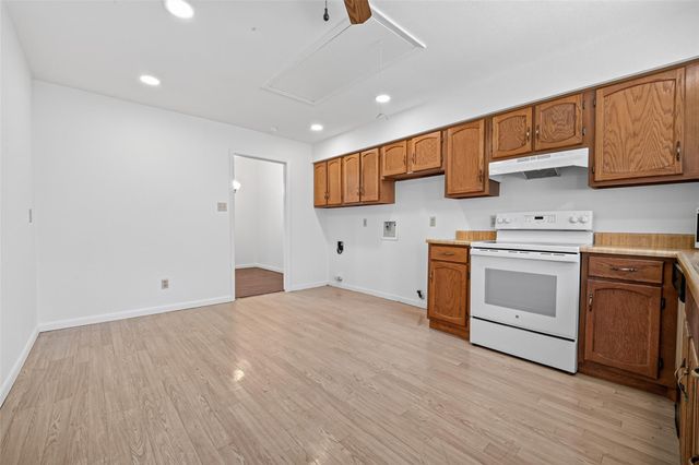 6401 Deihl Road 902, Houston, TX 77092