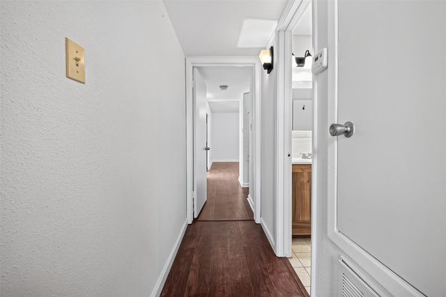 6401 Deihl Road 902, Houston, TX 77092