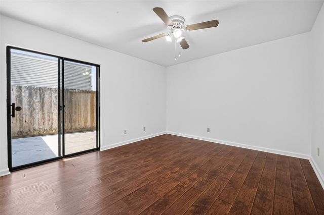 6401 Deihl Road 902, Houston, TX 77092