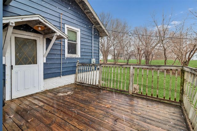 431 S 6th Avenue E, Newton, IA 50208