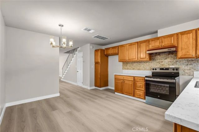 7300 Lennox Avenue C7, Van Nuys, CA 91405